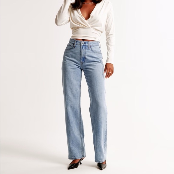 Abercrombie and Fitch Loose High Rise Jean Size 28/6 Short - Picture 6 of 8